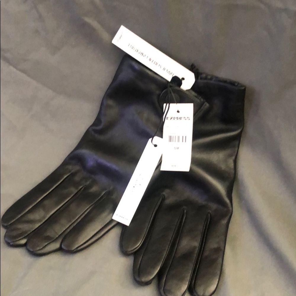 Black touch screen compatible gloves